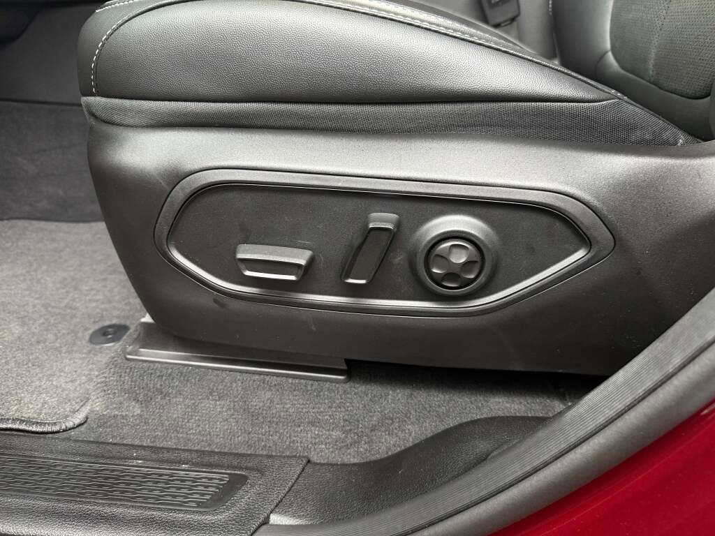 New 2025 Jeep Grand Cherokee L Altitude image 19