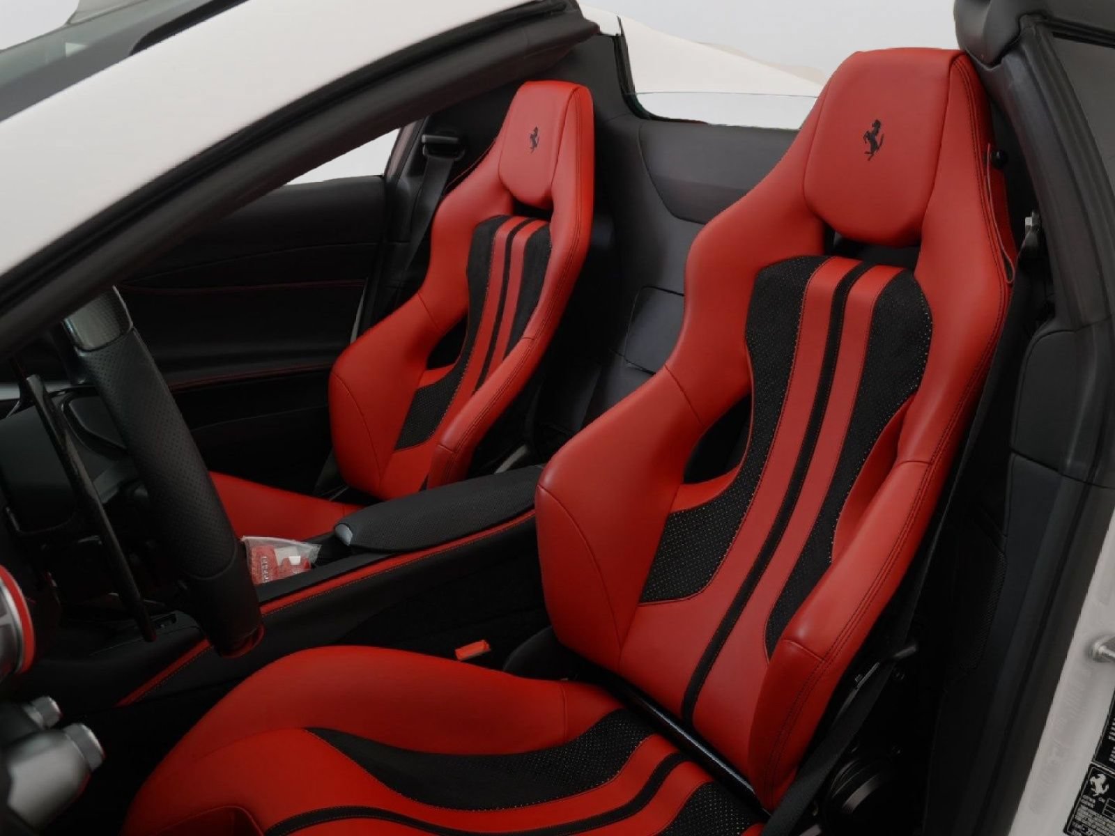 Used 2022 Ferrari 812 GTS RWD image 7