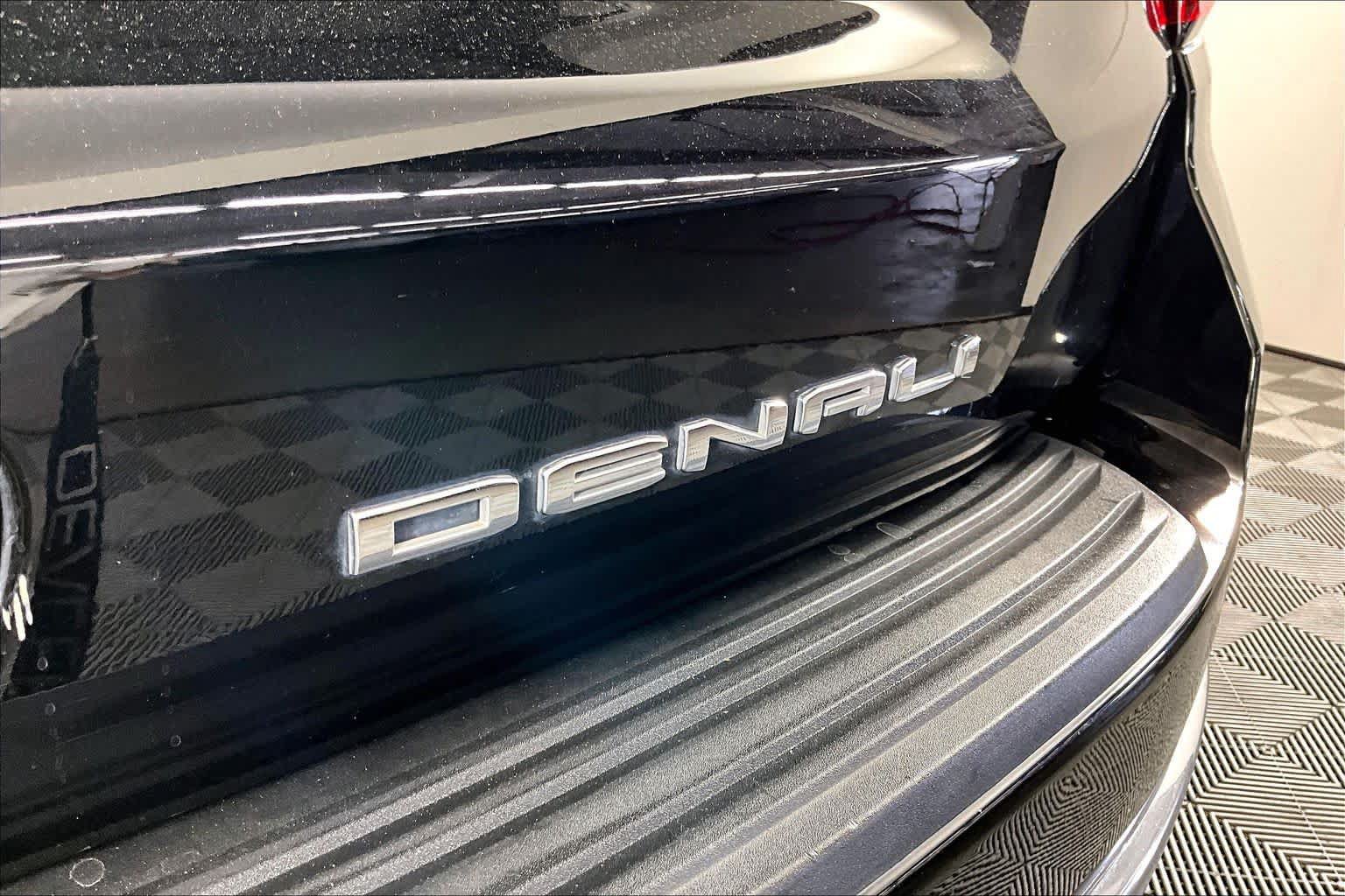 Used 2023 GMC Yukon Denali RWD image 10
