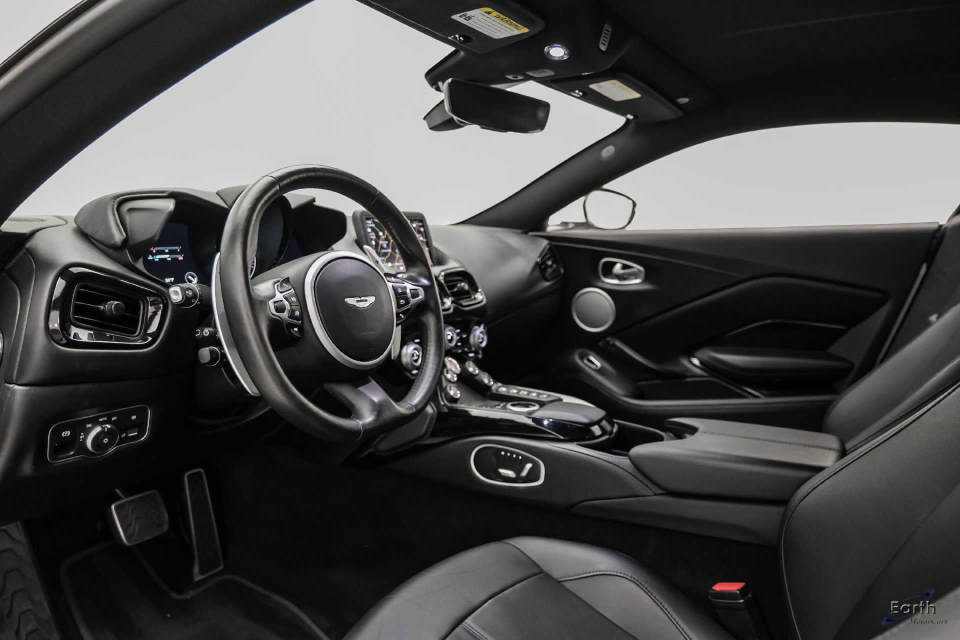 Used 2022 Aston Martin V8 Vantage Coupe RWD image 40