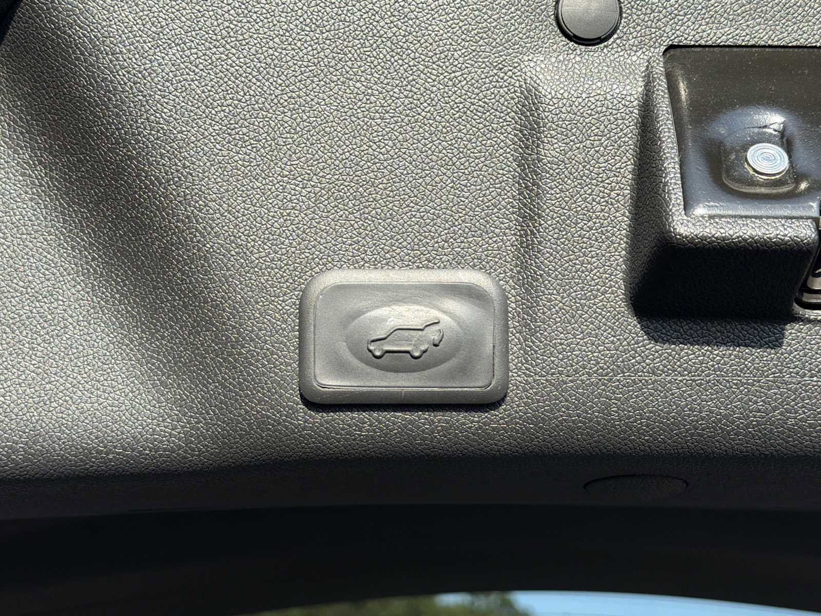 Used 2016 GMC Acadia SLT w/ Open Road Package image 26