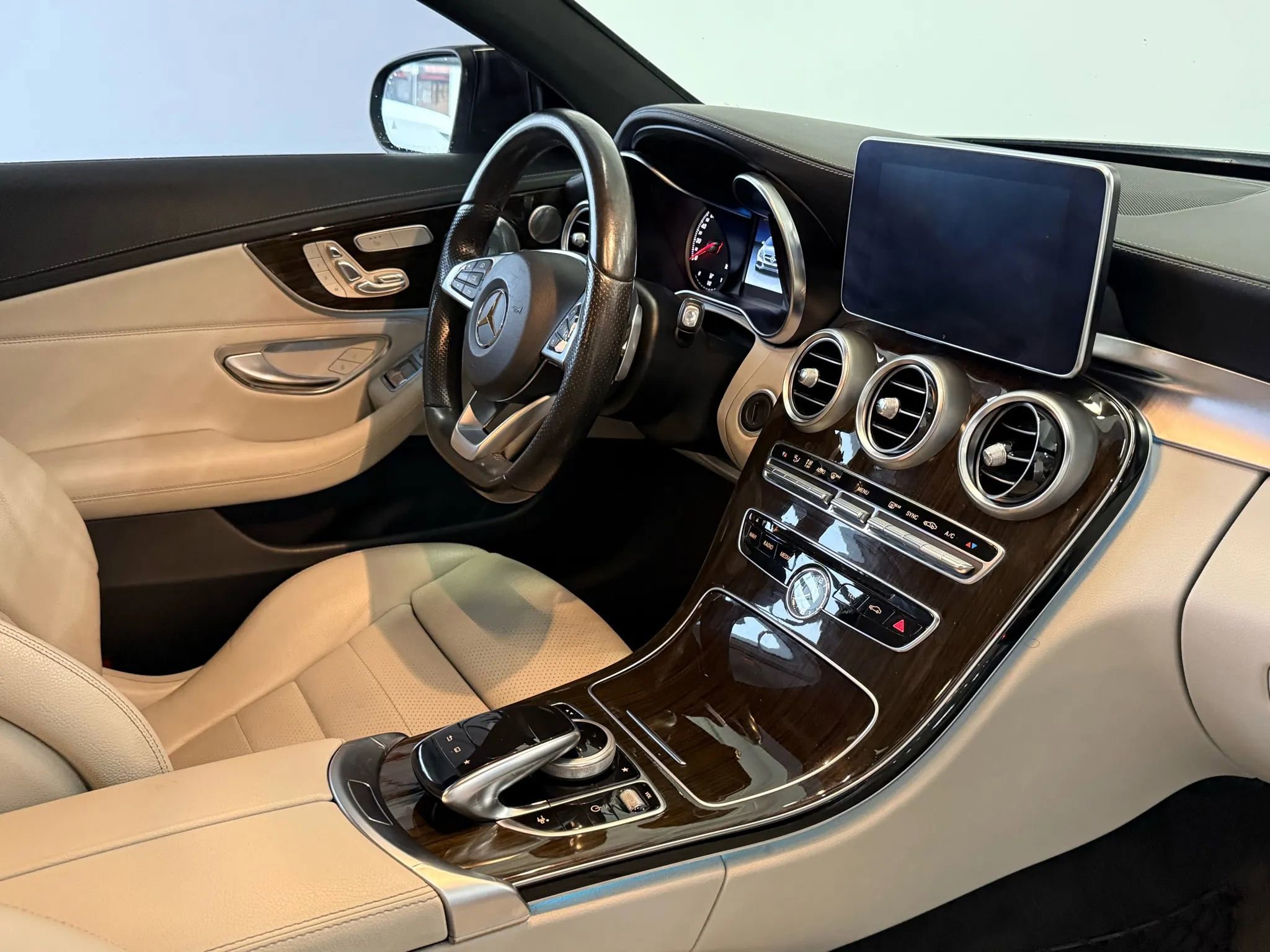 Used 2017 Mercedes-Benz C 300 4MATIC Coupe image 21