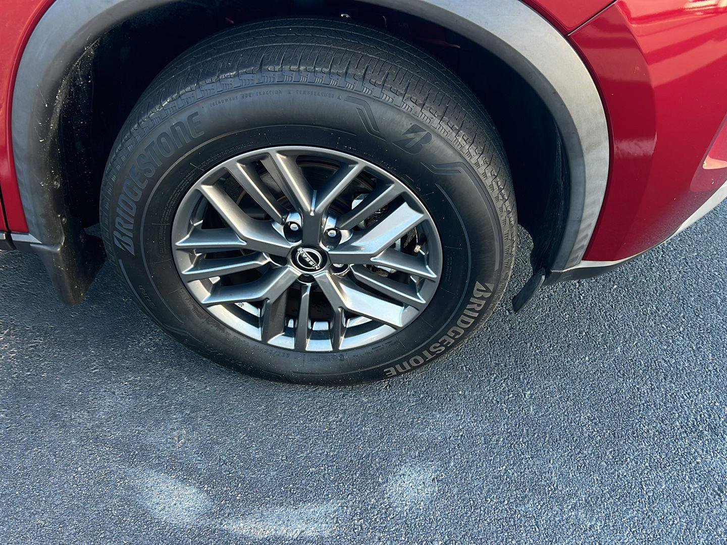 Used 2023 Nissan Rogue S image 7