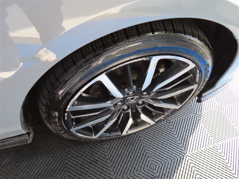Used 2023 Honda Accord Touring image 9