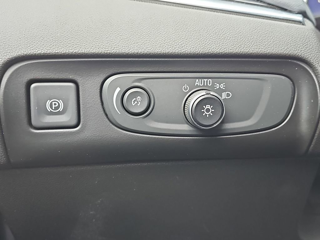 Certified 2020 Buick Enclave Essence w/ Sound and Sites Package image 32