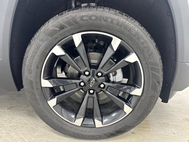 New 2027 Chevrolet Equinox RS w/ Safety and Technology Package FWD image 32