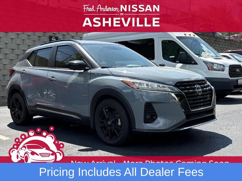 Used 2024 Nissan Kicks SR FWD image 1