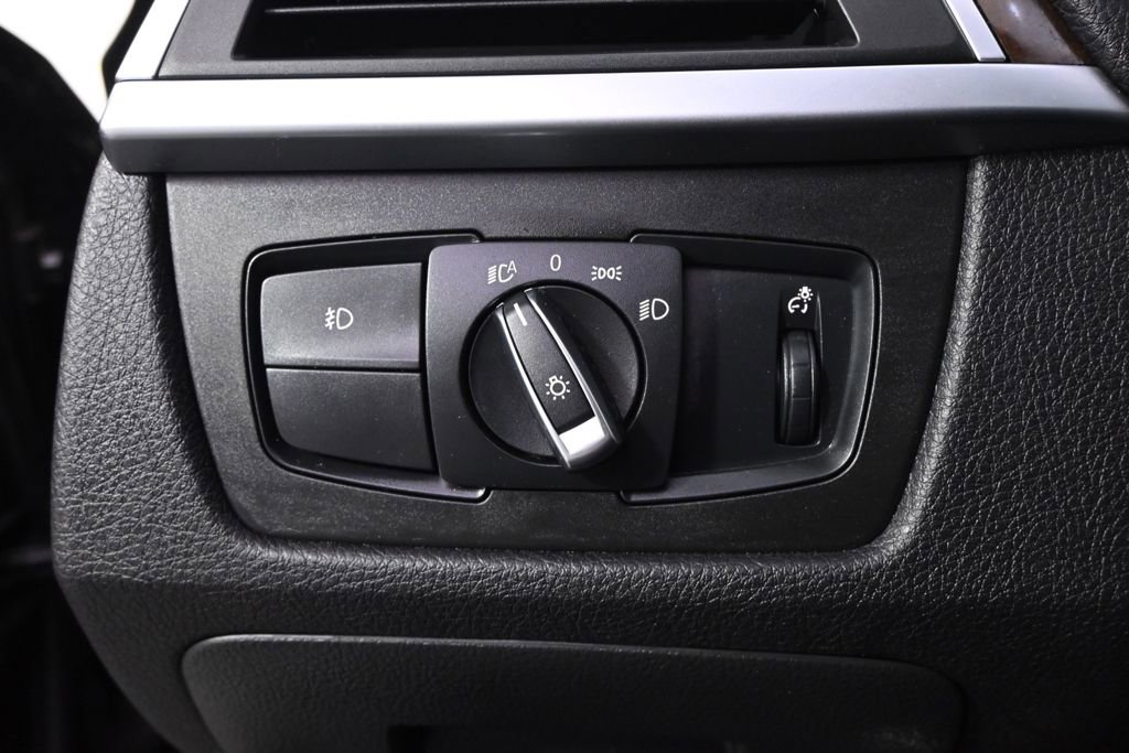 Used 2017 BMW 328d xDrive Sedan image 24