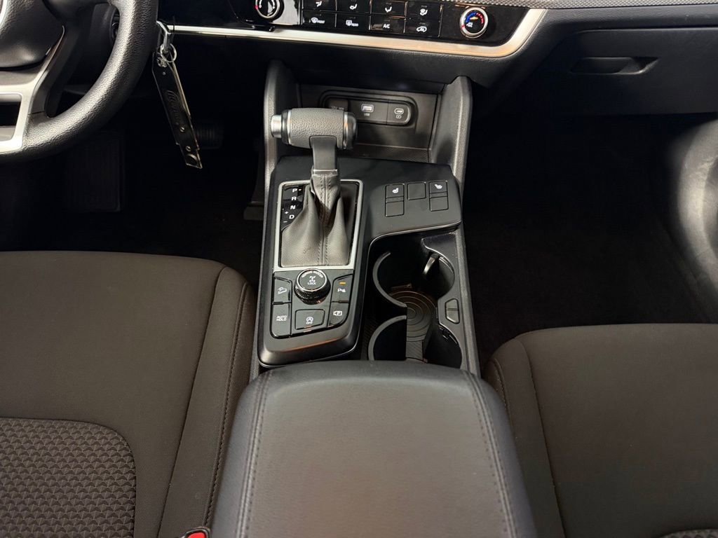 Used 2025 Kia Sportage LX image 16