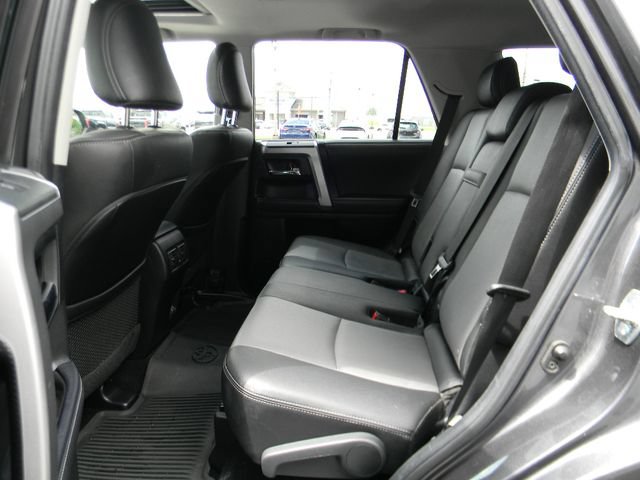 Used 2022 Toyota 4Runner SR5 Premium w/ Moonroof Package AWD/4WD image 21