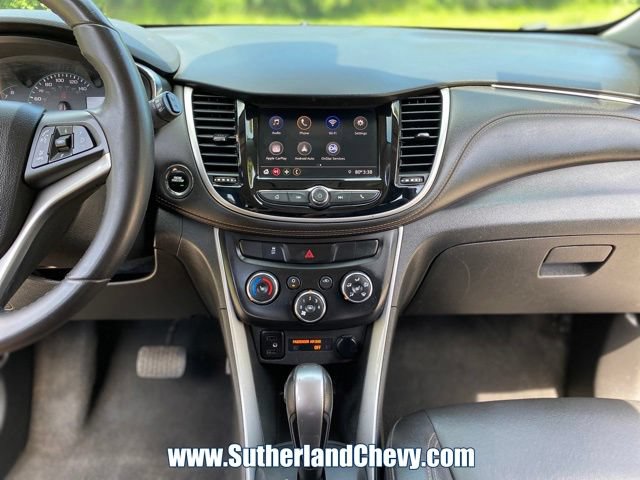 Used 2022 Chevrolet Trax LT w/ Premium Seat Package AWD/4WD image 23