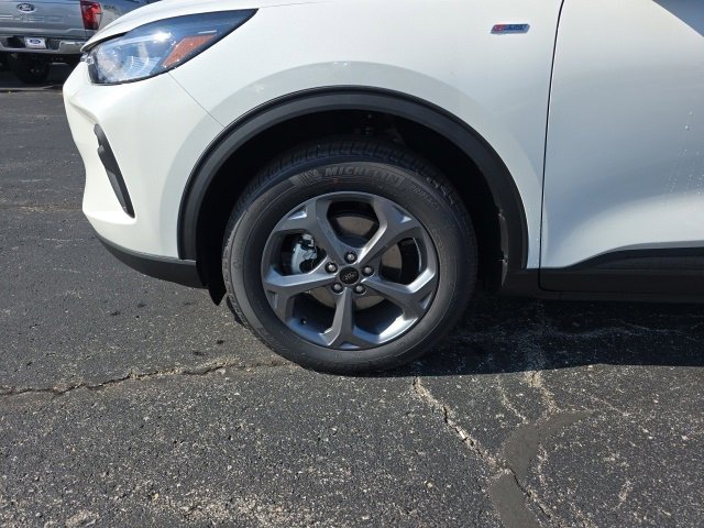 New 2026 Ford Escape ST-Line w/ Cold Weather Package image 9