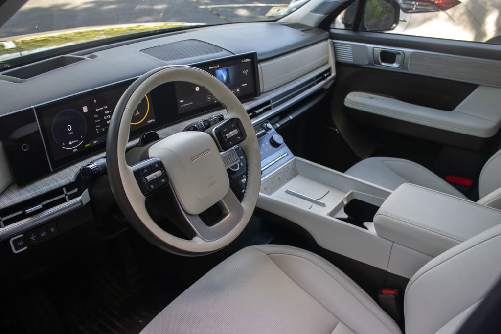 Used 2024 Hyundai Santa Fe Calligraphy image 9