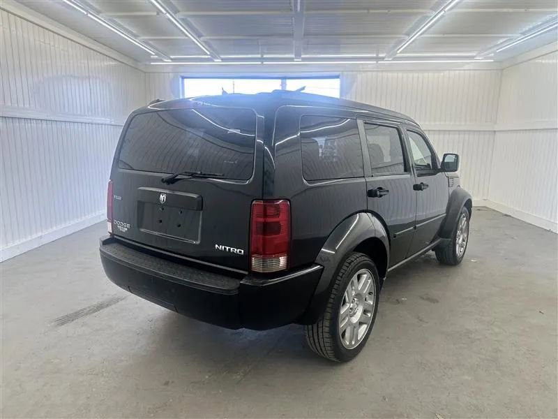 Used 2011 Dodge Nitro Heat w/ Popular Equipment Group RWD image 5