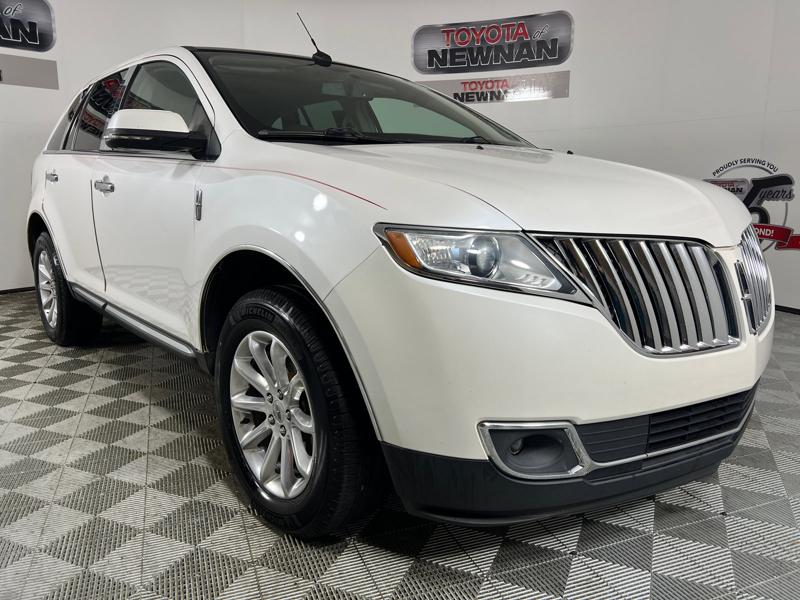 Used 2014 Lincoln MKX FWD w/ Equipment Group 102A