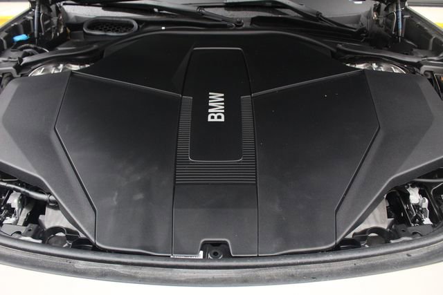 Used 2025 BMW i7 xDrive60 image 16