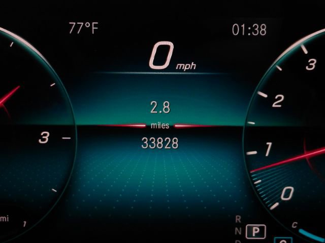 Used 2020 Mercedes-Benz GLB 250 w/ Premium Package image 40