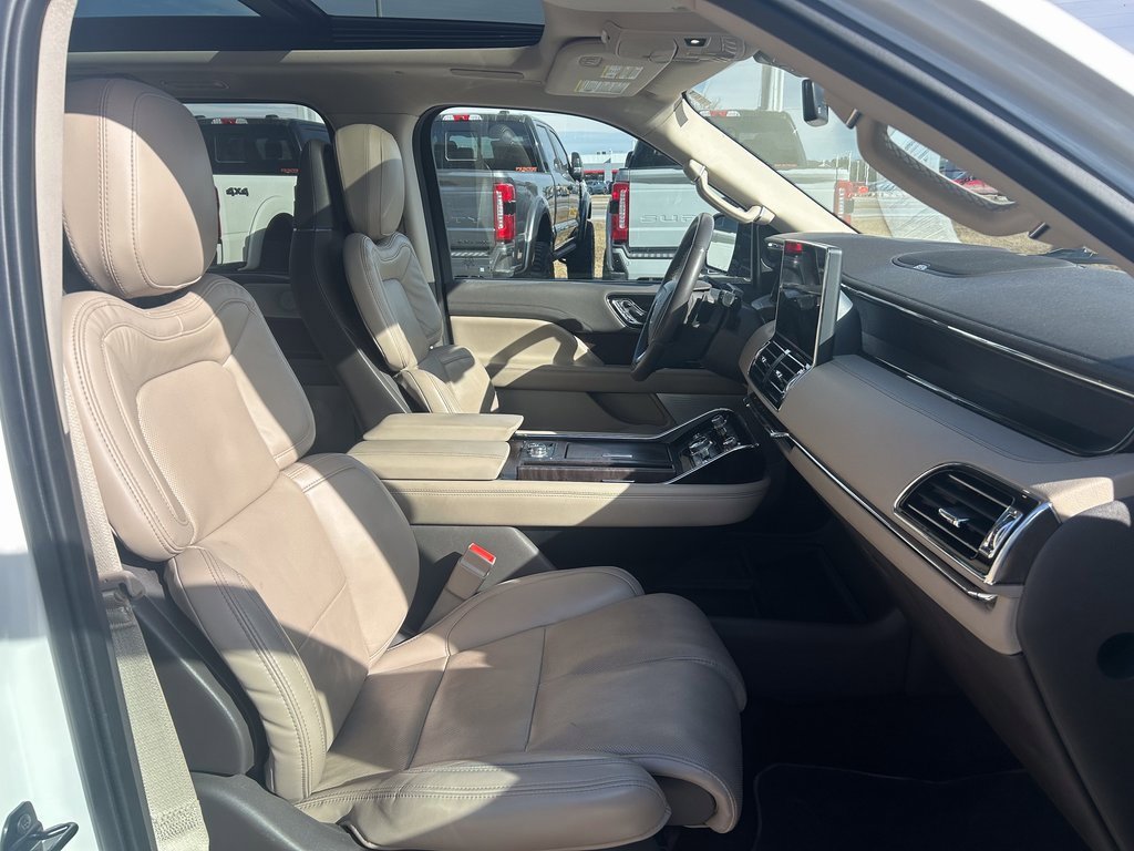 Used 2023 Lincoln Navigator Reserve image 20