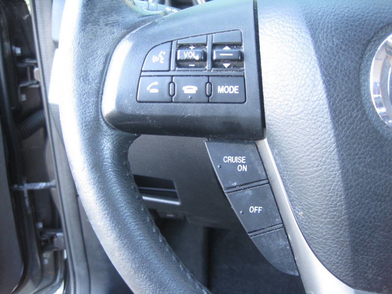 Used 2013 MAZDA MAZDA3 i Touring image 34