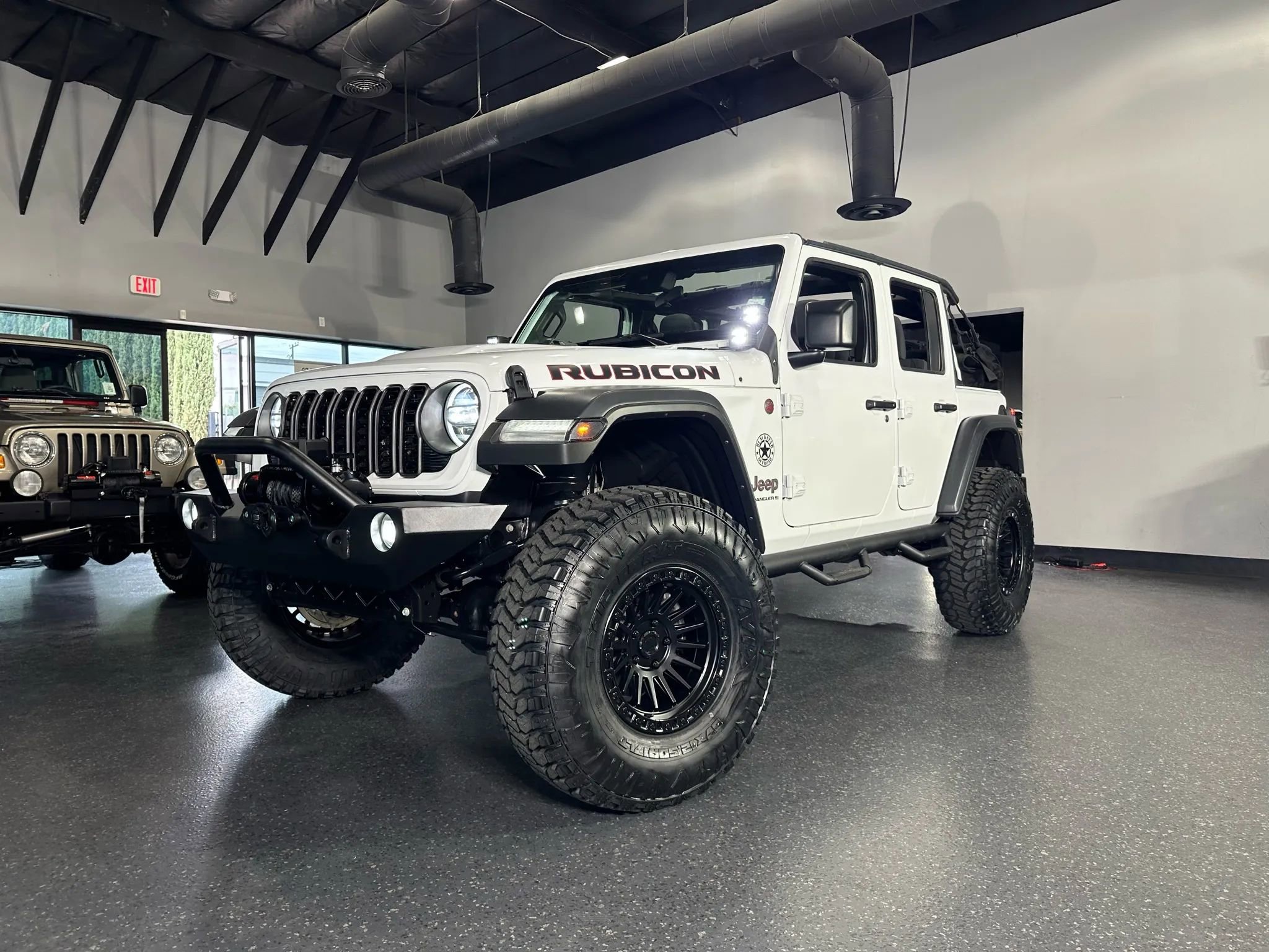 Used 2024 Jeep Wrangler Unlimited Rubicon w/ Convenience Group image 37