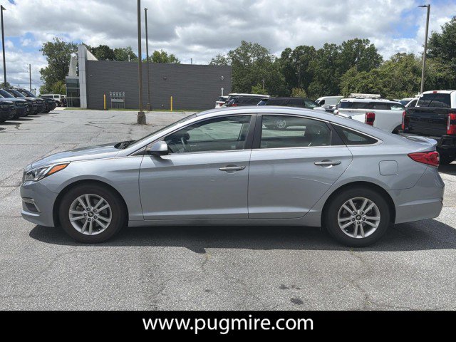 Used 2015 Hyundai Sonata SE w/ Option Group 02 FWD image 4