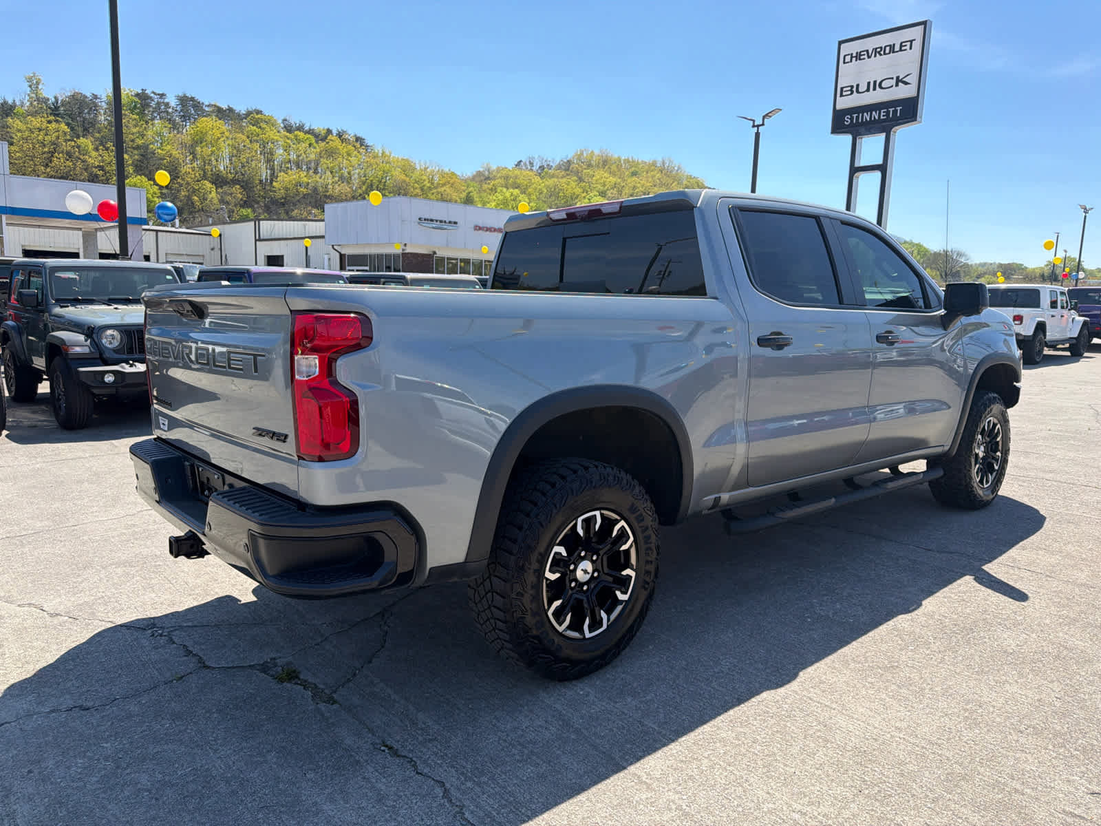 Used 2023 Chevrolet Silverado 1500 ZR2 w/ Technology Package image 6