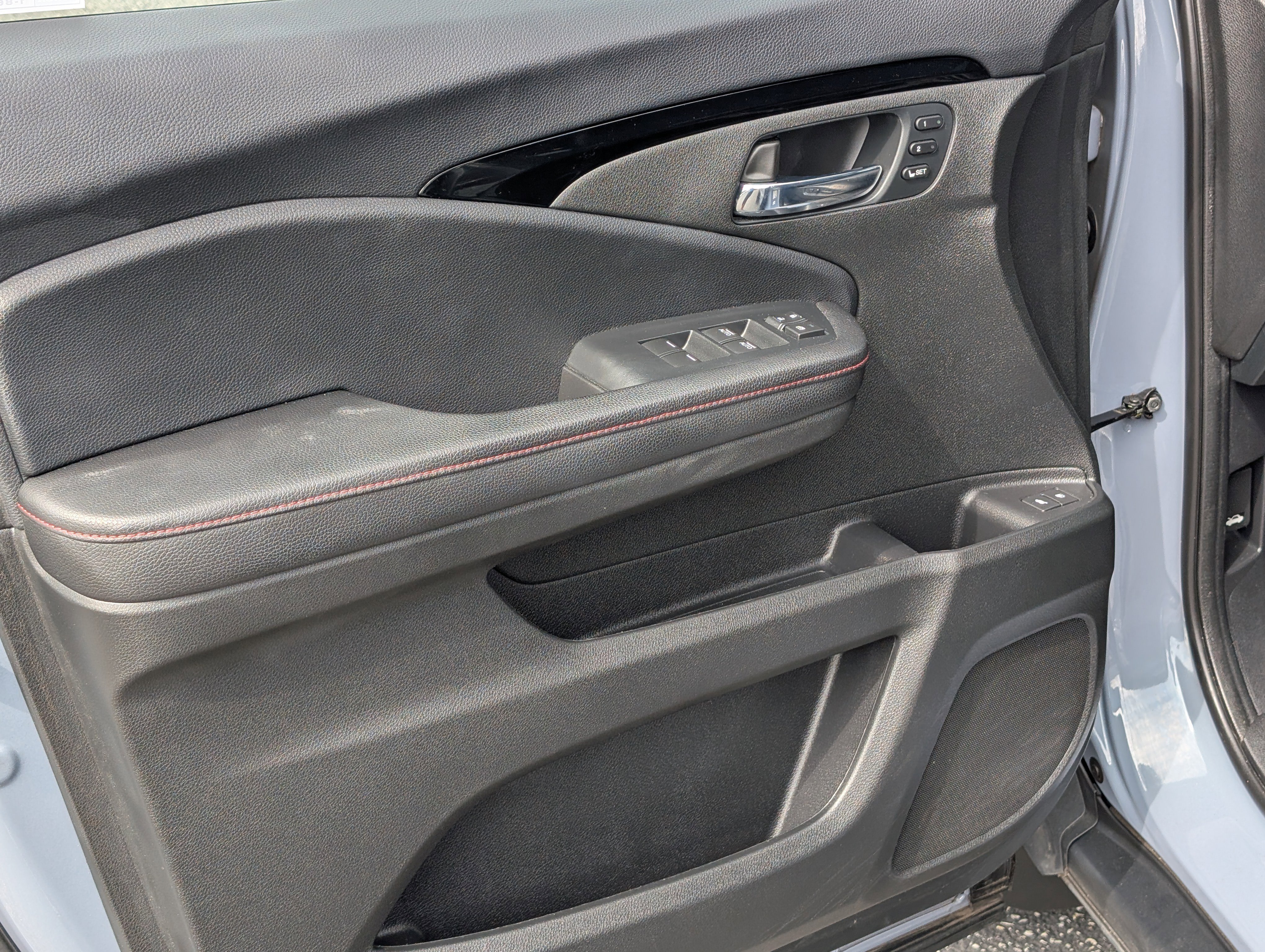 Used 2022 Honda Pilot Black Edition image 31