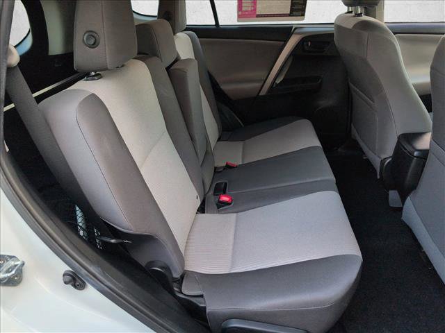 Used 2014 Toyota RAV4 LE image 19