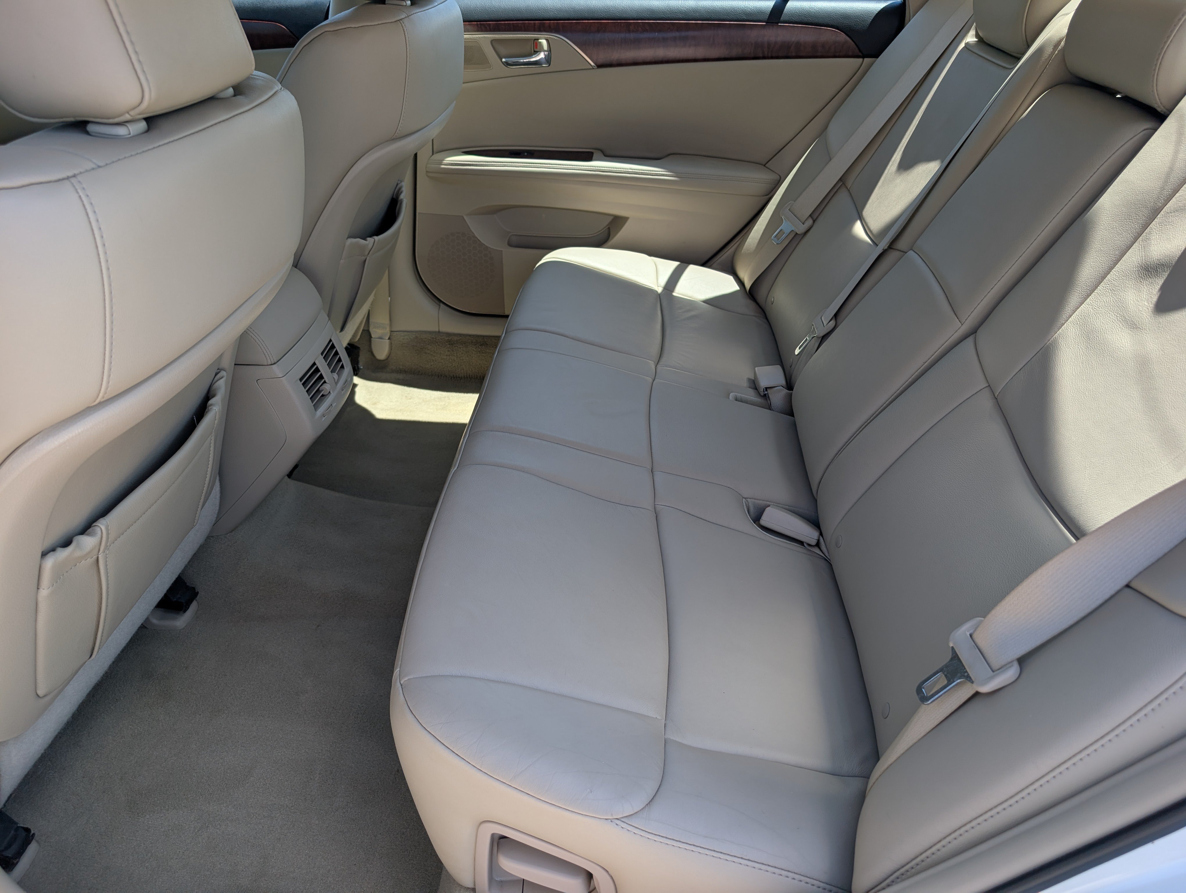 Used 2011 Toyota Avalon FWD image 11