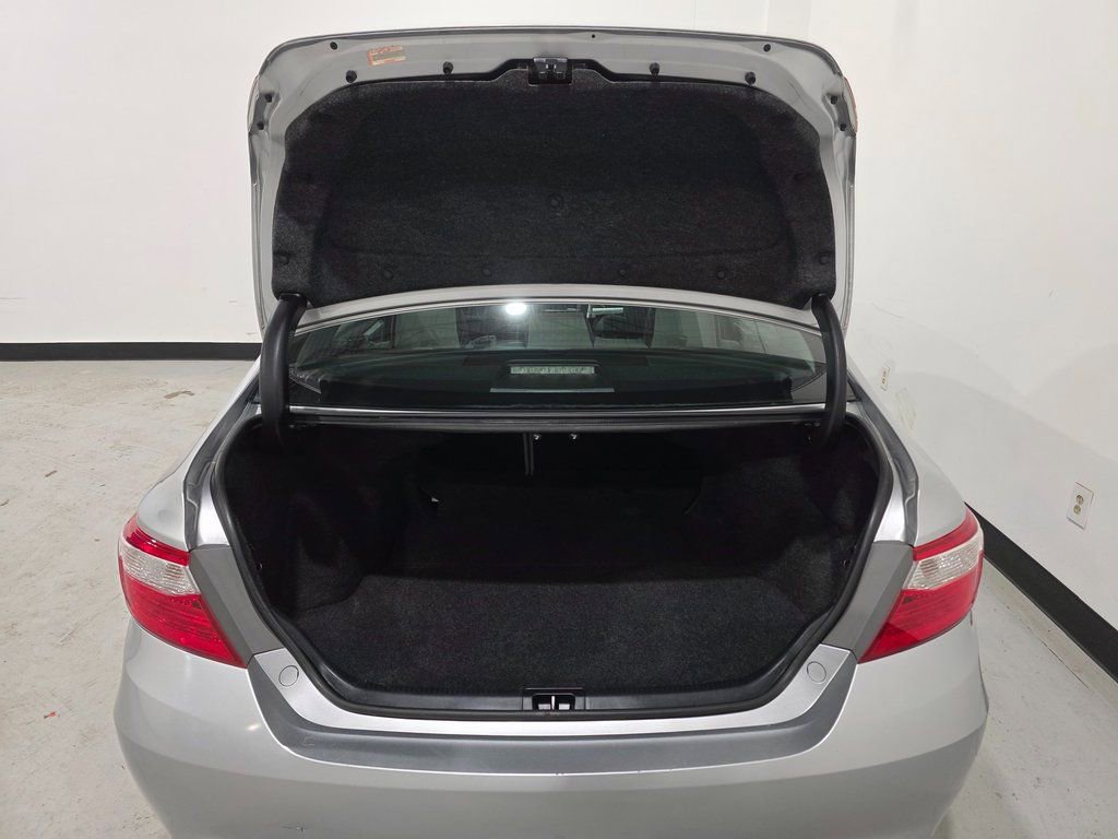 Used 2017 Toyota Camry SE image 27