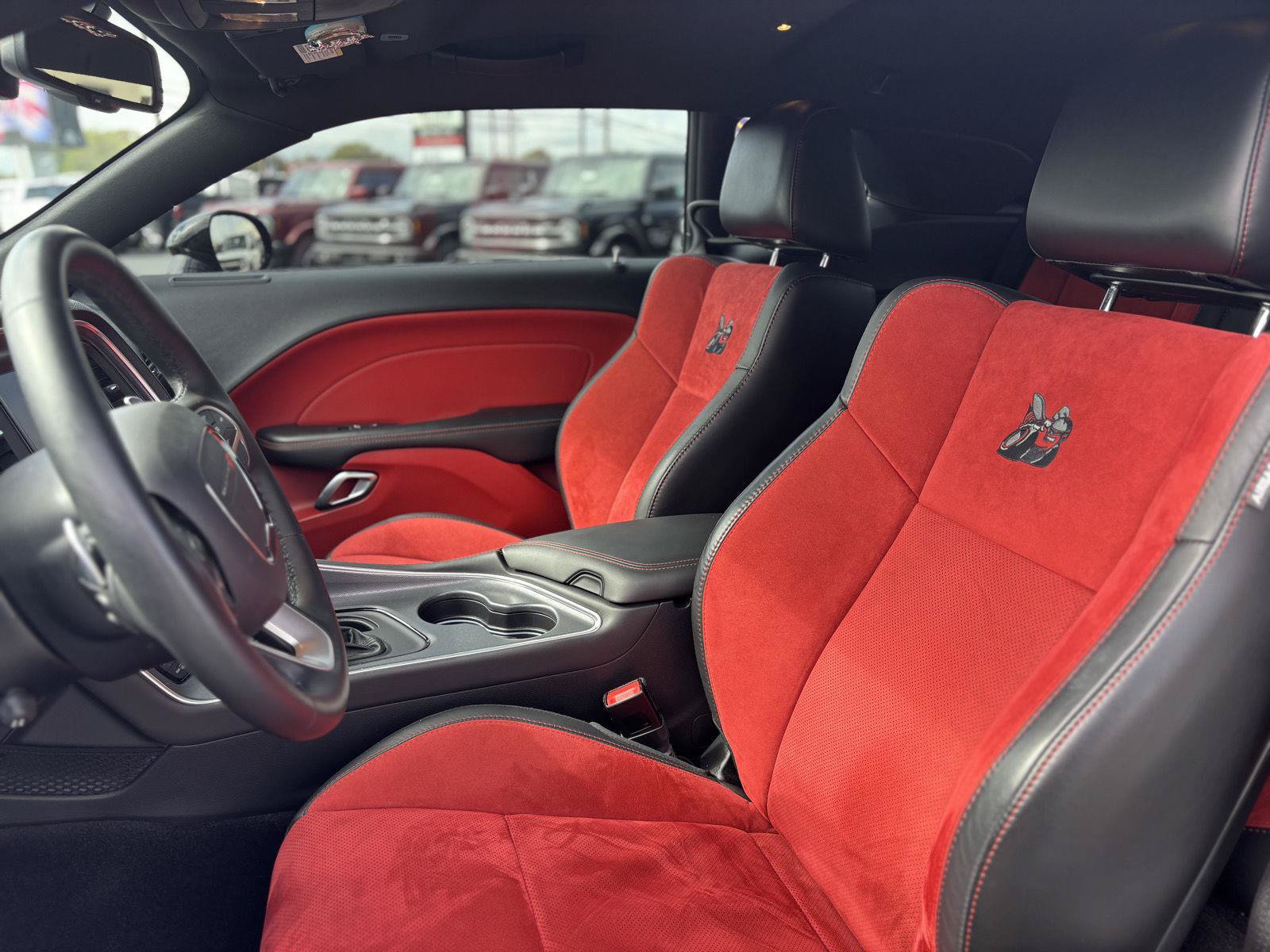 Used 2017 Dodge Challenger R/T Scat Pack w/ Leather Interior Group RWD image 15