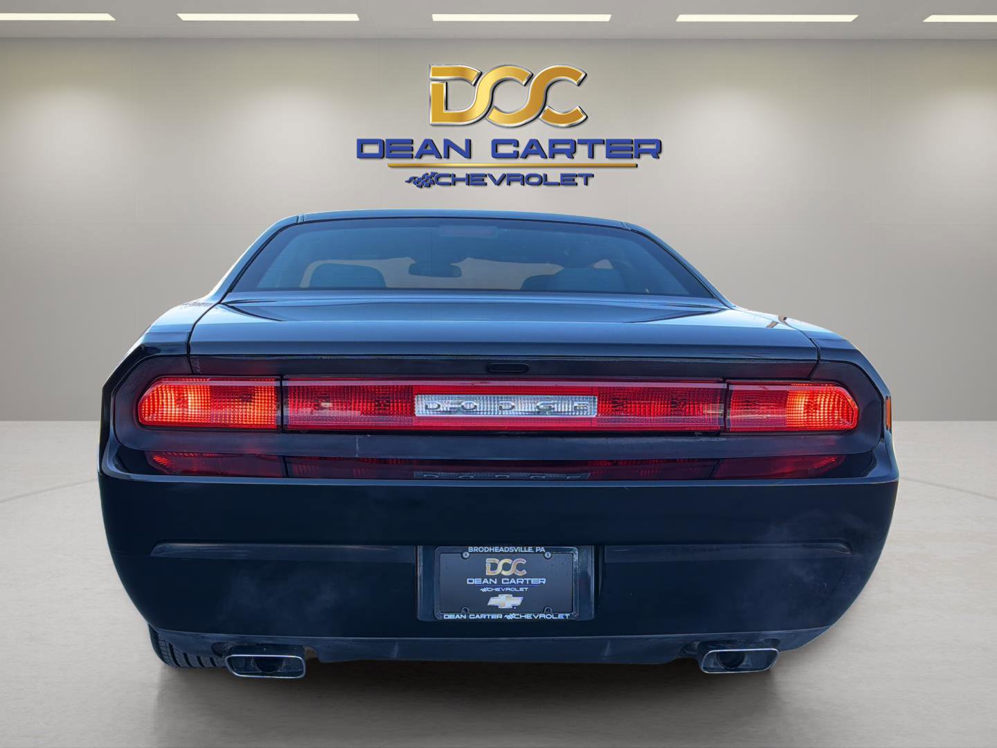 Used 2012 Dodge Challenger SXT RWD image 4