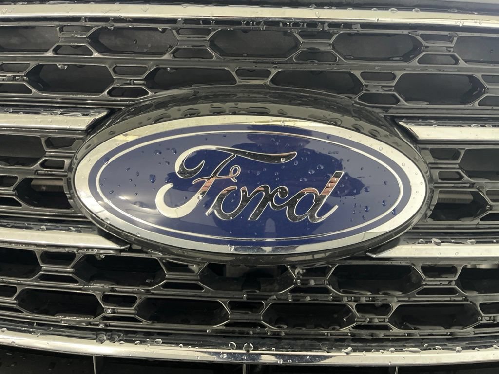 Used 2023 Ford Explorer XLT w/ Equipment Group 202A AWD/4WD image 34