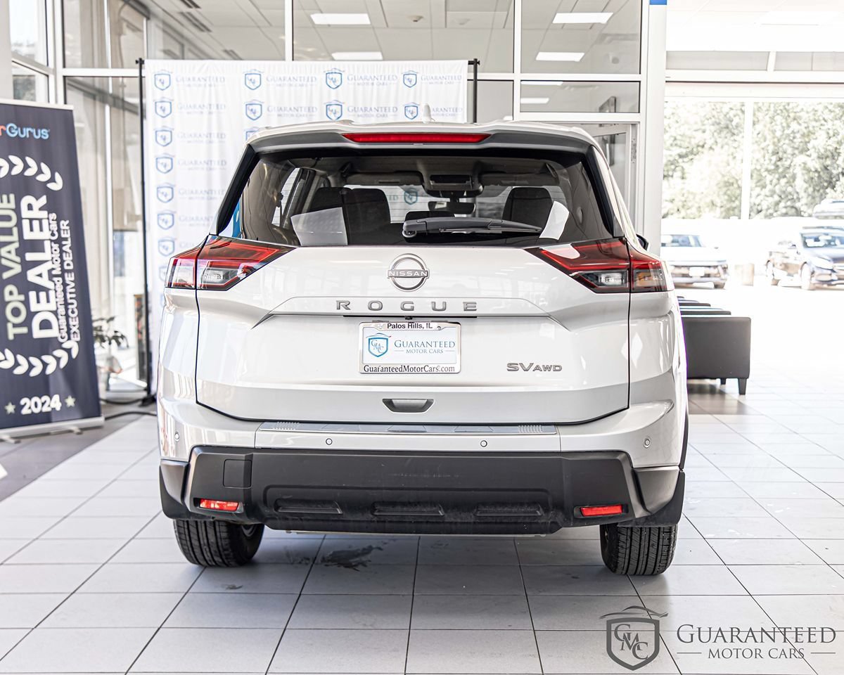 Used 2024 Nissan Rogue SV AWD/4WD image 13