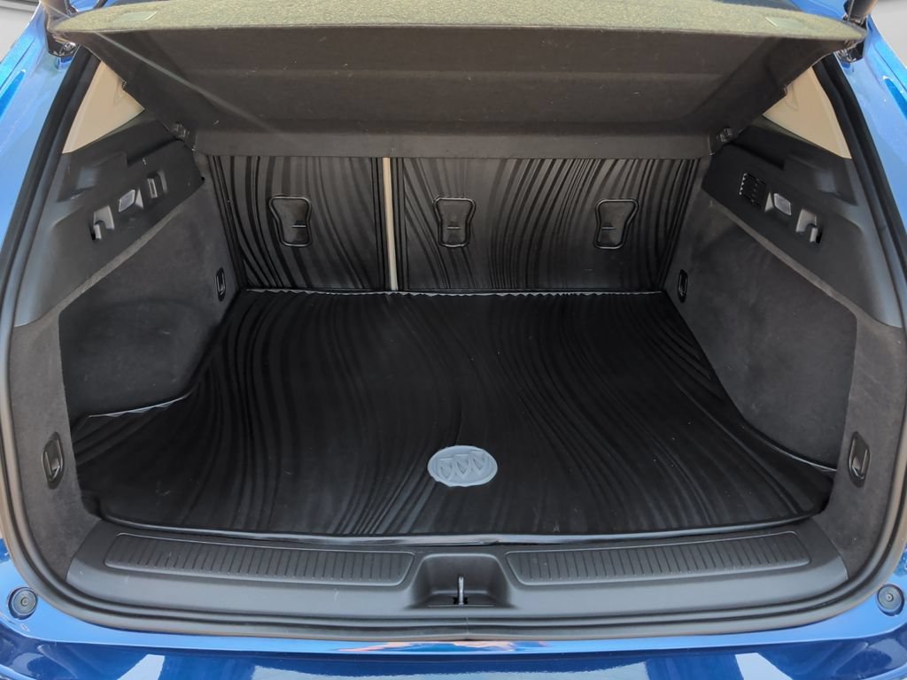 Used 2023 Buick Envision Avenir AWD/4WD image 38