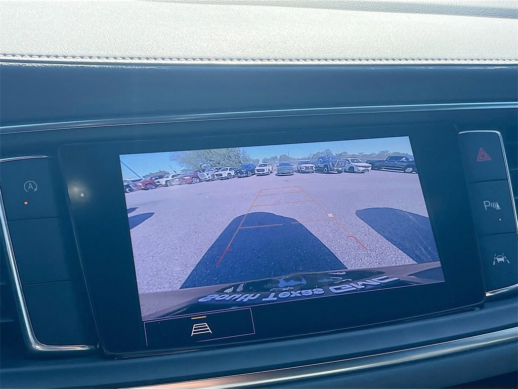 Used 2023 Buick Enclave Essence image 12