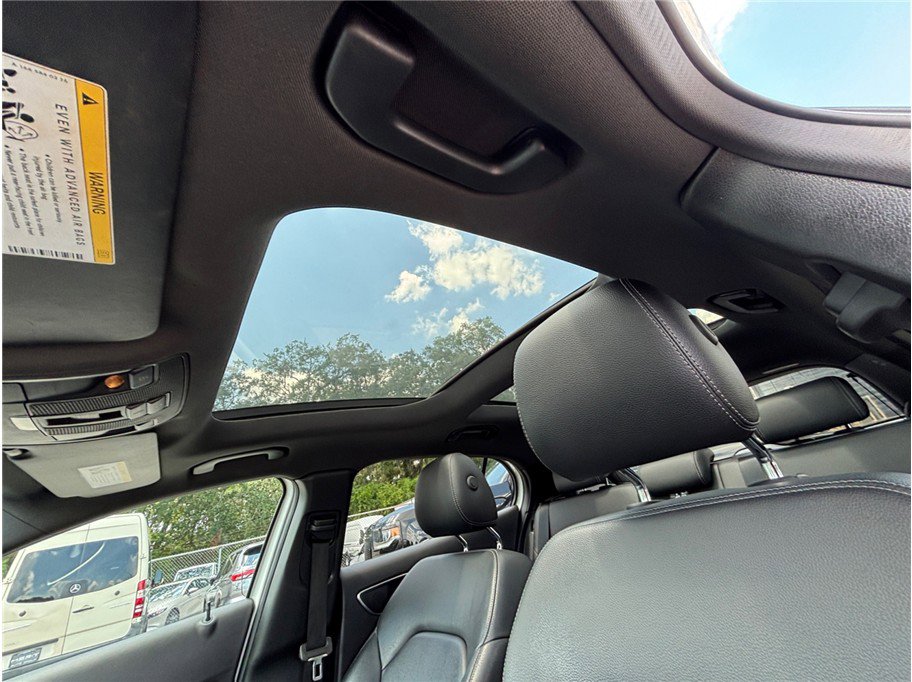 Used 2019 Mercedes-Benz GLA 250 GLA 250 Sport Utility 4D image 33