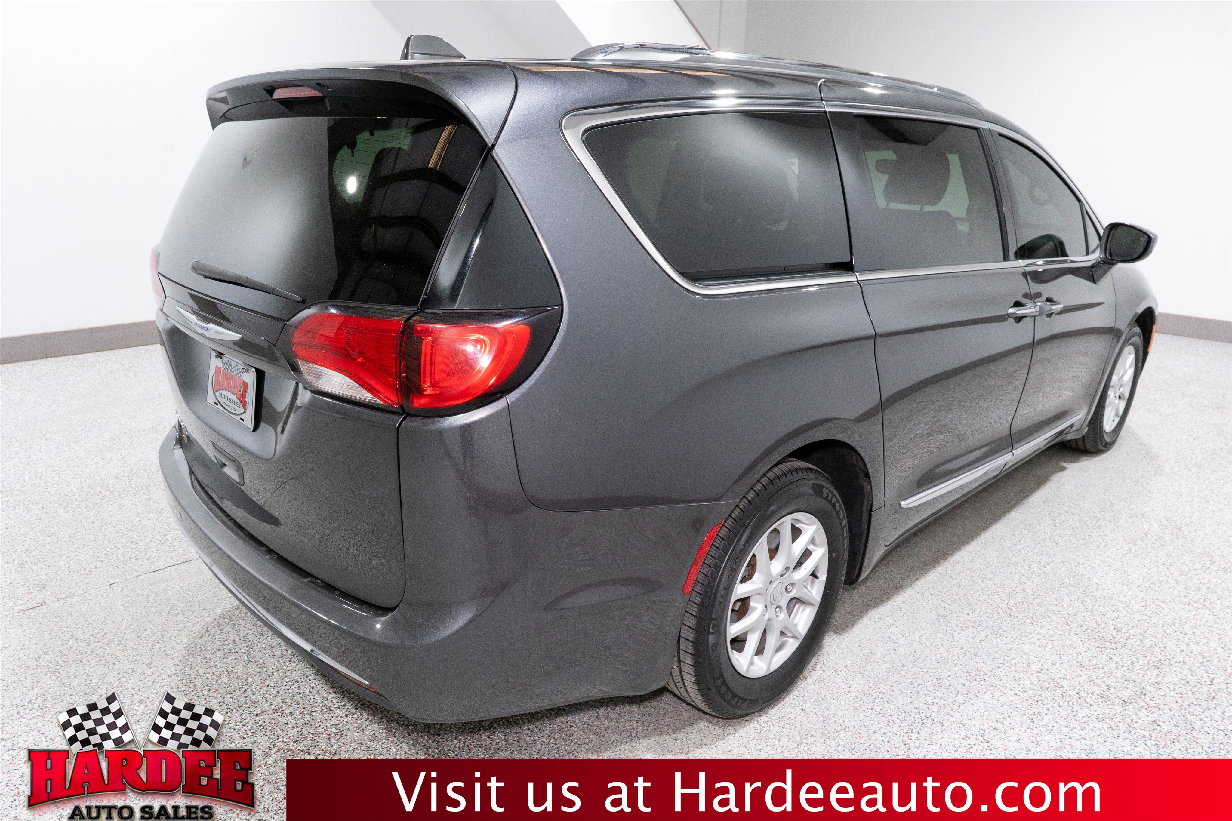 Used 2020 Chrysler Pacifica Touring-L image 5