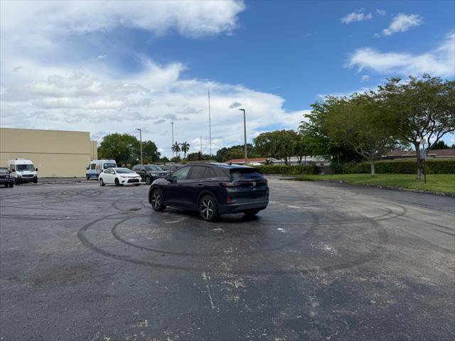 Used 2023 Volkswagen ID.4 Pro S image 3