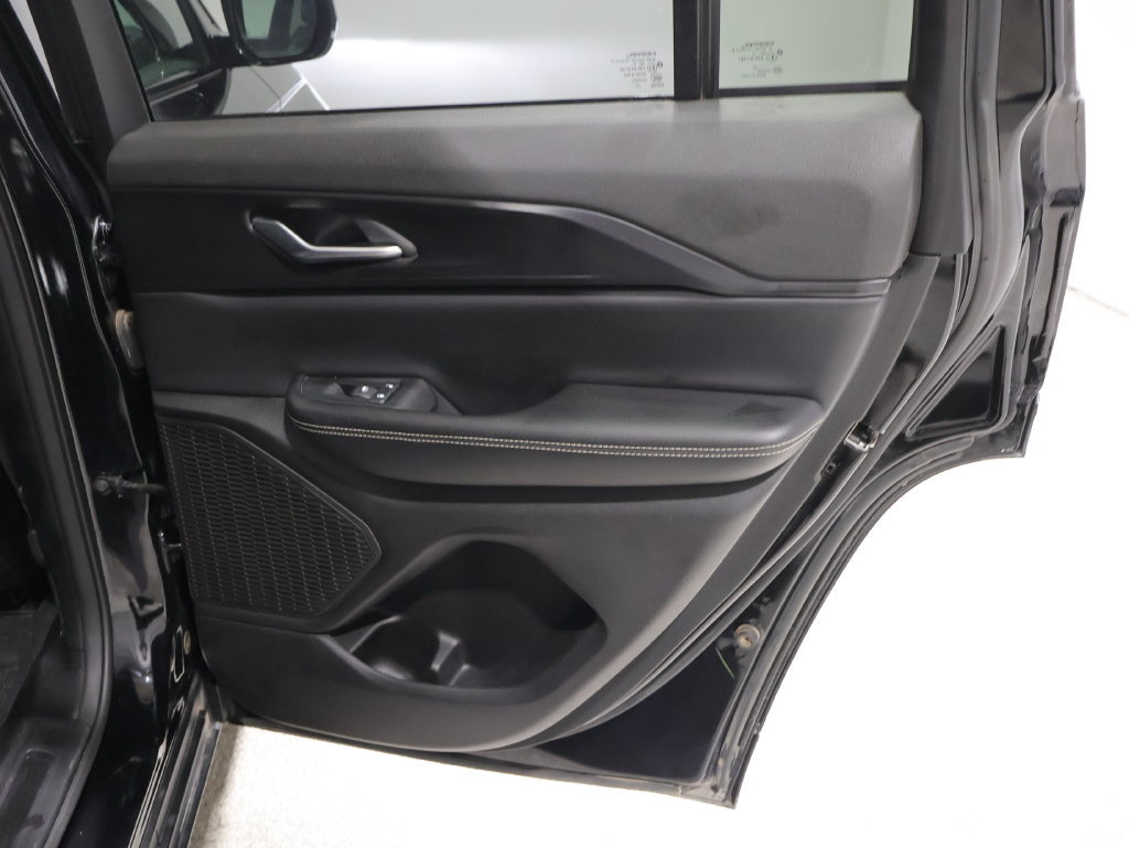 Used 2023 Jeep Grand Cherokee Altitude AWD/4WD image 20