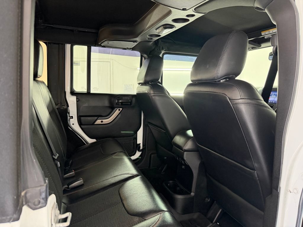 Used 2017 Jeep Wrangler Unlimited Sahara AWD/4WD image 37