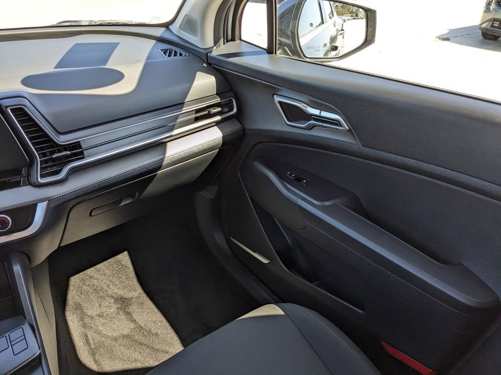 Certified 2025 Kia Sportage LX image 16