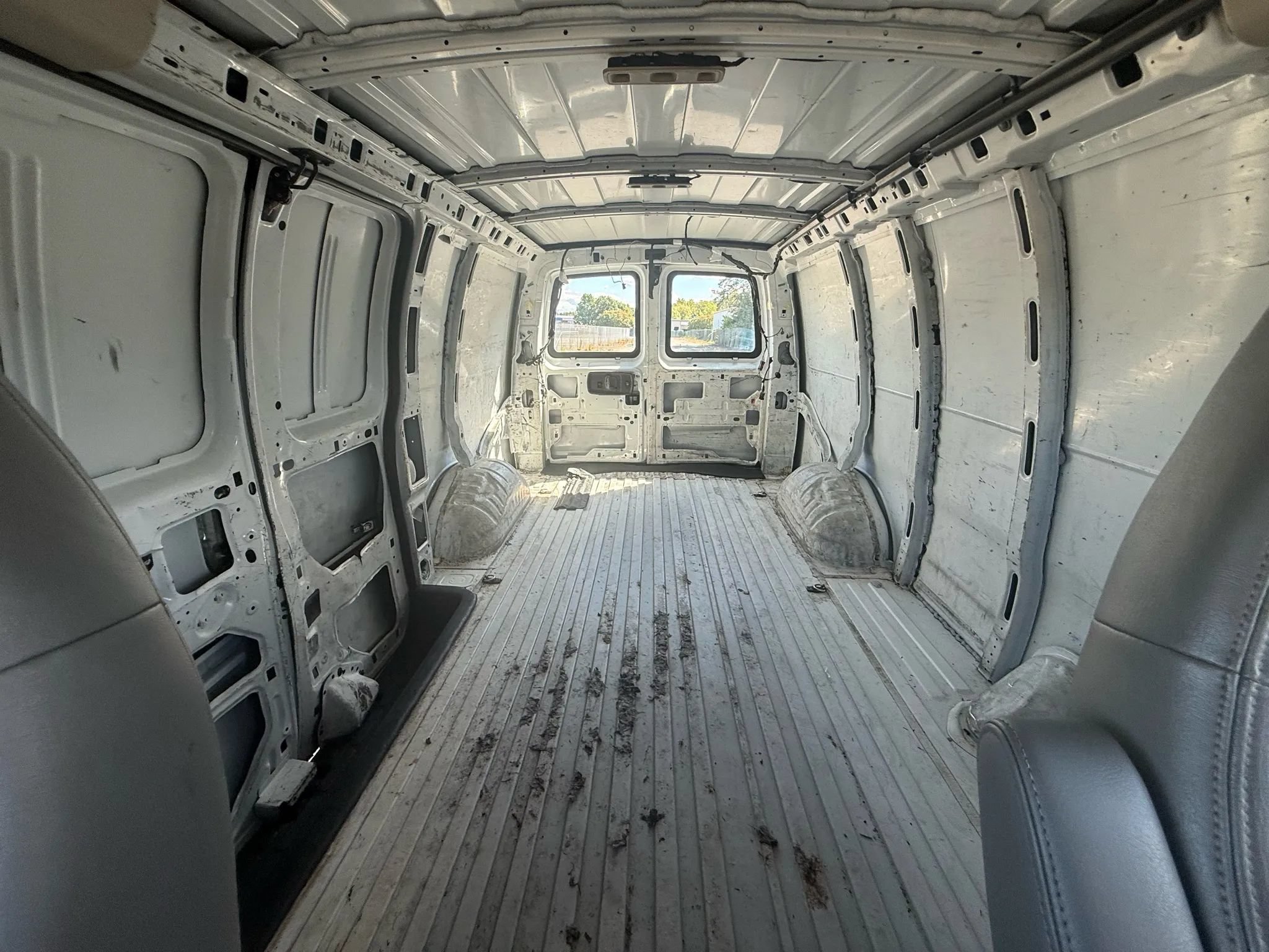 Used 2016 Chevrolet Express 2500 RWD image 27