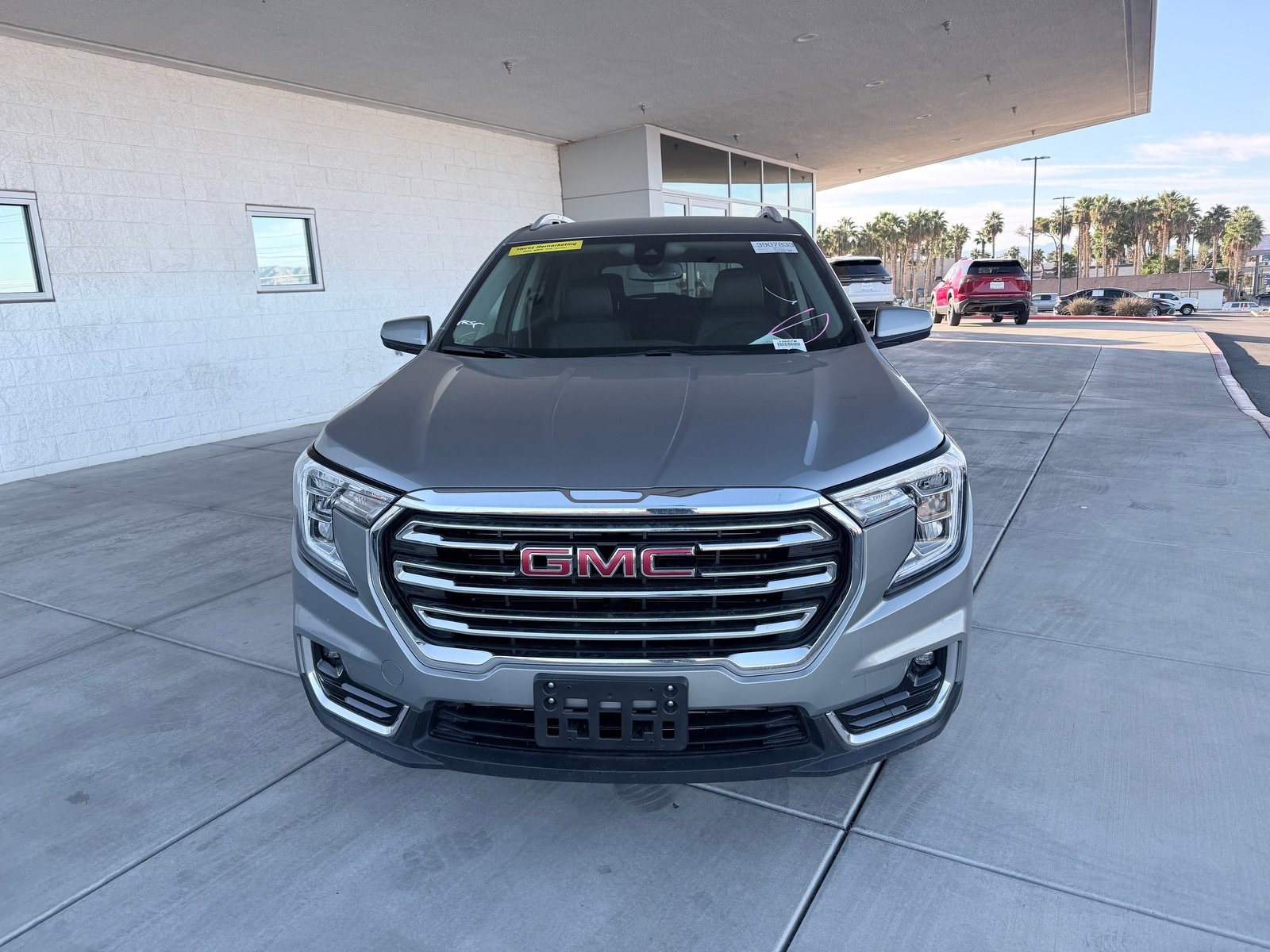 Used 2024 GMC Terrain SLT image 8