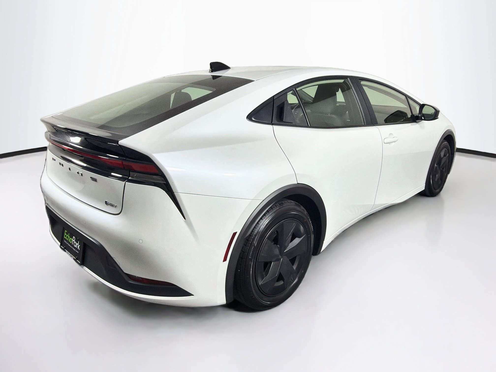 Used 2026 Toyota Prius LE FWD image 9