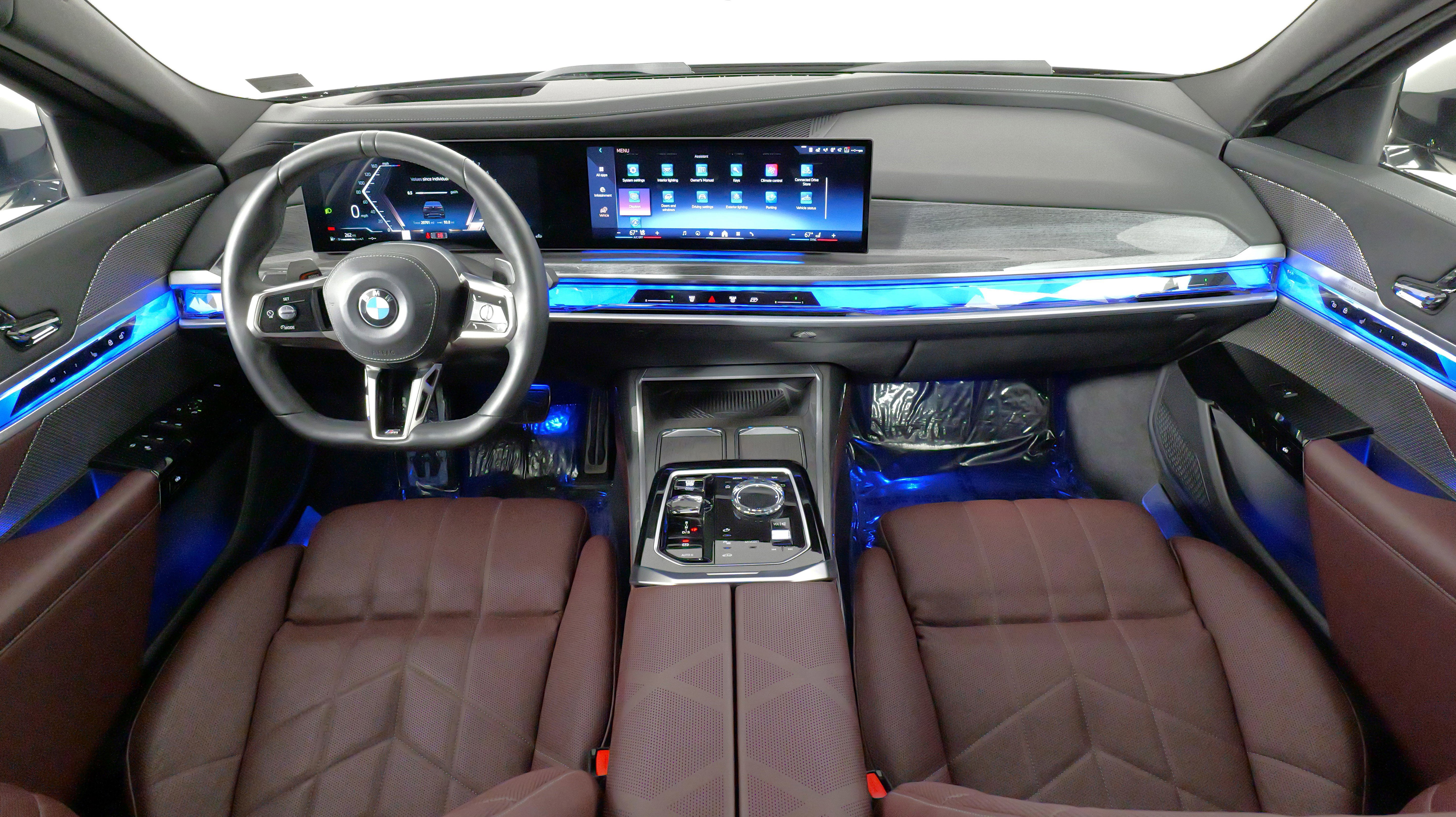 Used 2023 BMW 760i xDrive image 38