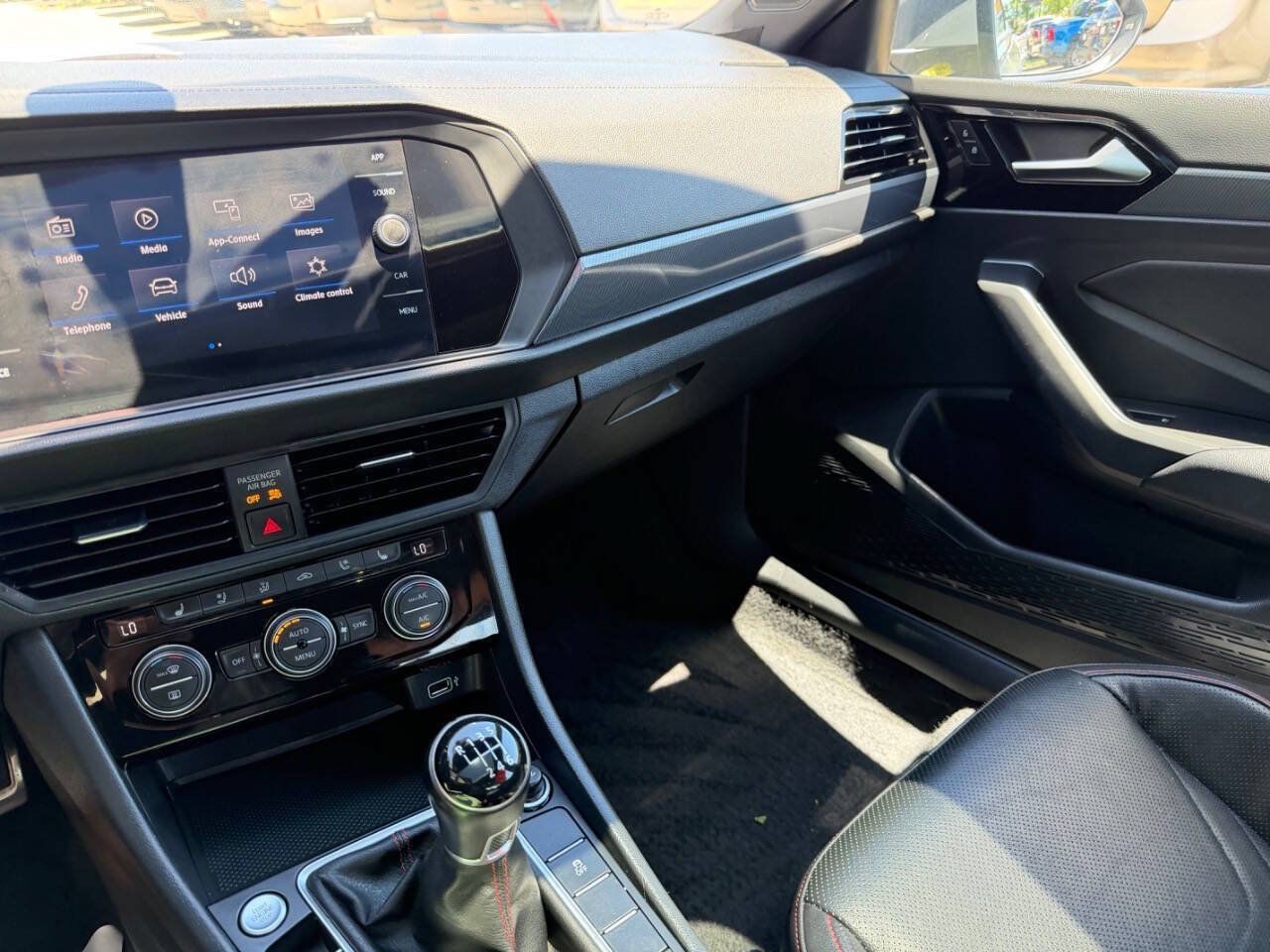 Used 2019 Volkswagen Jetta GLI Autobahn FWD image 39