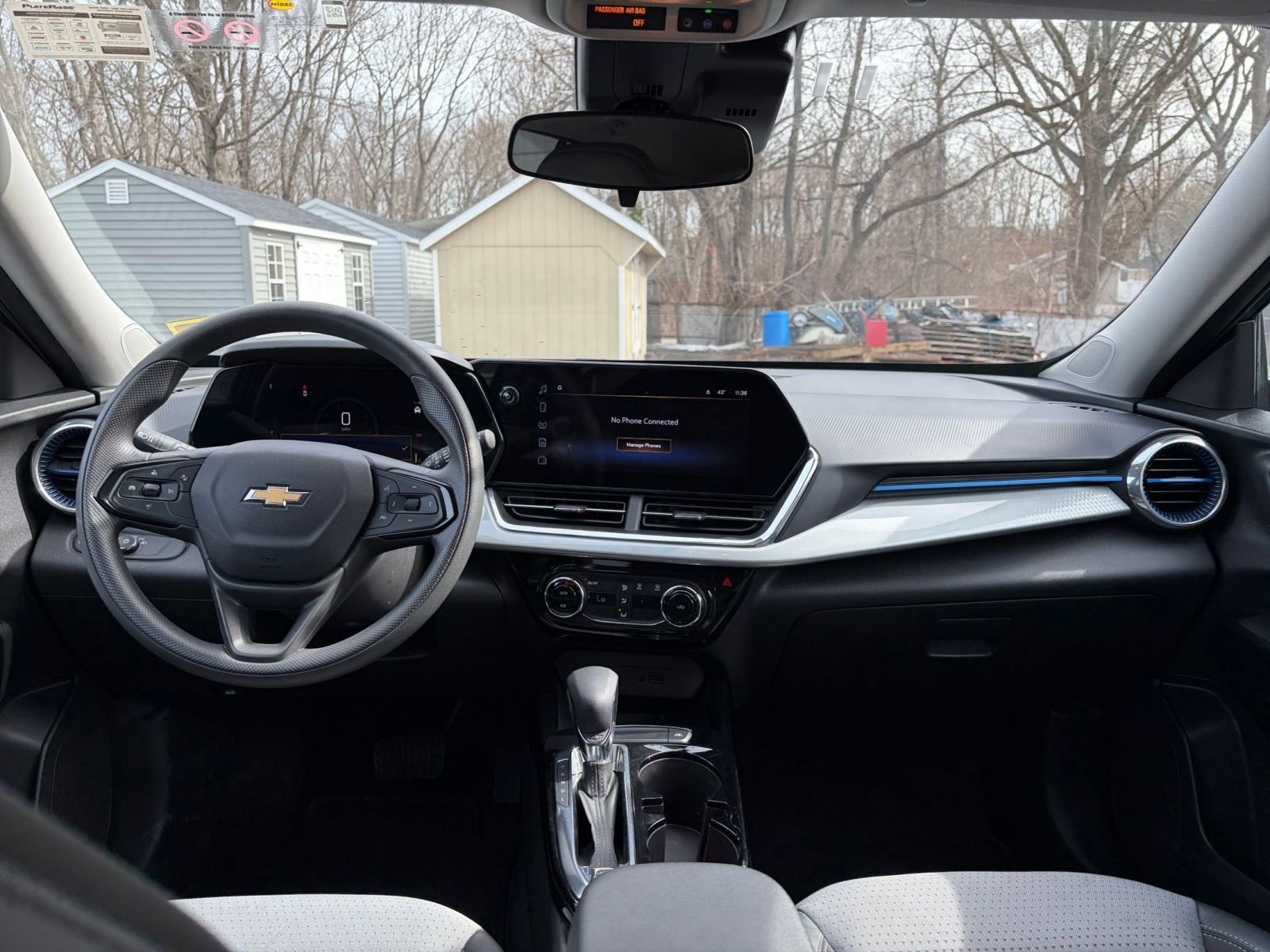 Used 2025 Chevrolet Trax LT image 32