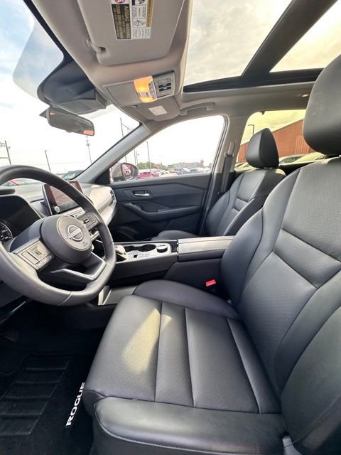 Certified 2024 Nissan Rogue SV w/ SV Premium Package AWD/4WD image 27