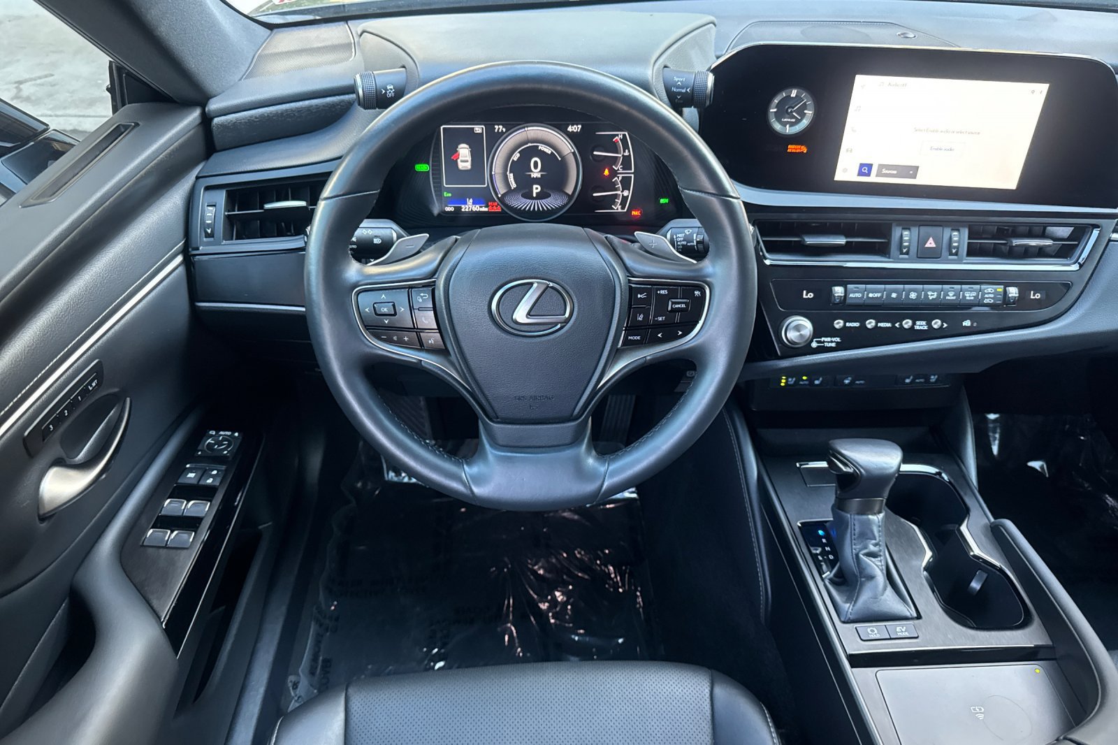 Used 2025 Lexus ES 300h w/ Premium Package FWD image 15